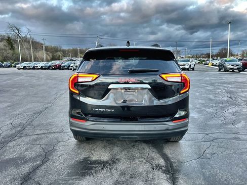 Used 2023 GMC Terrain SLE w/ Driver Convenience Package image 7