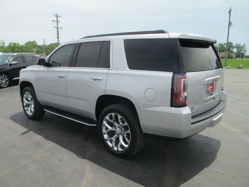 Used 2019 GMC Yukon SLT w/ Open Road Package AWD/4WD image 9
