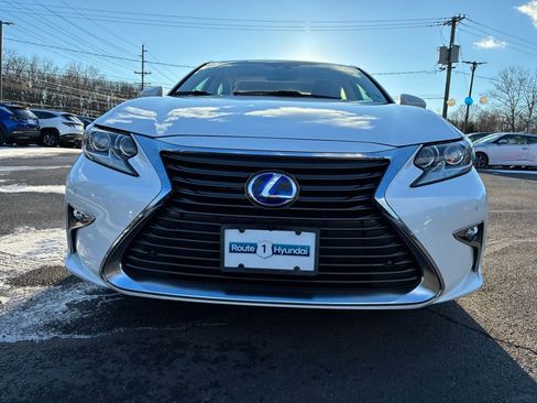 Used 2018 Lexus ES 300h image 2
