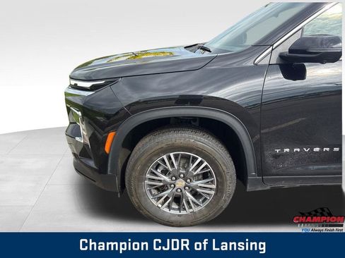 Used 2024 Chevrolet Traverse LT AWD/4WD image 38