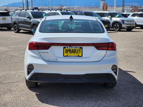 Used 2024 Kia Forte LXS FWD image 4