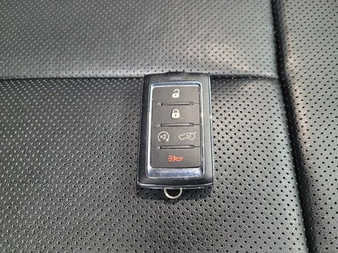 Used 2022 Jeep Grand Cherokee Limited 4xe w/ Luxury Tech Group II AWD/4WD image 32