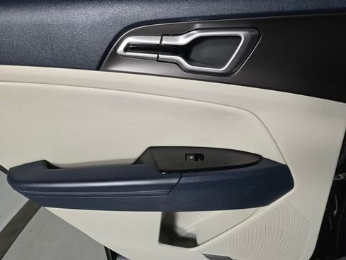 Used 2023 Kia Sportage EX w/ EX Premium Package image 20