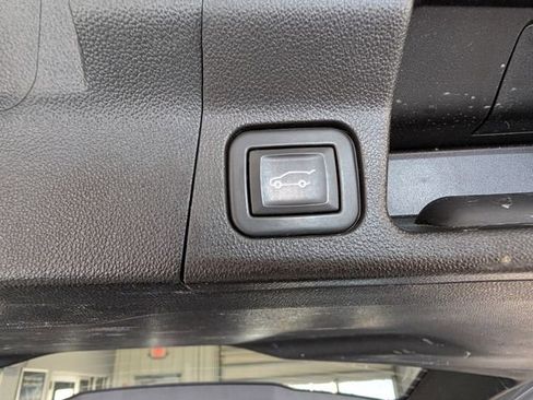 Used 2023 GMC Acadia SLE w/ LPO, Cargo Package AWD/4WD image 33