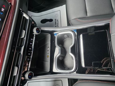 Used 2025 Chevrolet Traverse Z71 w/ Driver Confidence Package image 18