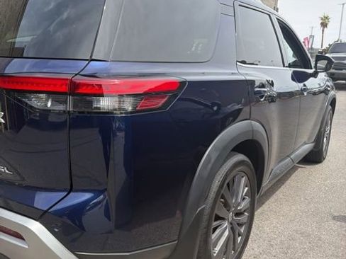 Used 2024 Nissan Pathfinder SL w/ SL Premium Package image 5