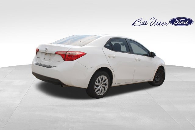 Used 2018 Toyota Corolla LE w/ Carpet Mat Package (TMS) FWD image 5