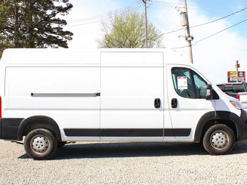 Used 2023 RAM ProMaster 2500 FWD image 6
