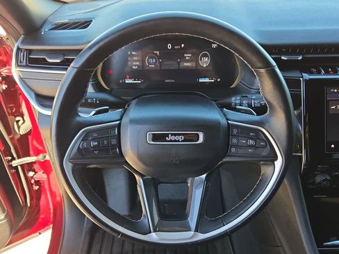 Used 2022 Jeep Grand Cherokee L Laredo image 23