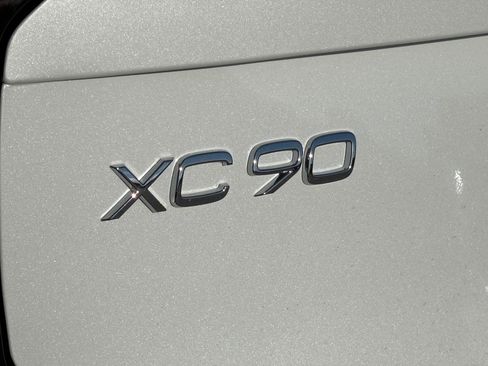 New 2026 Volvo XC90 B6 Ultra image 5