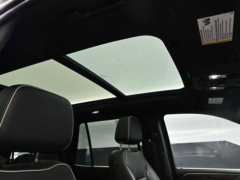 Used 2021 Chevrolet Tahoe Premier w/ Premium Package AWD/4WD image 58