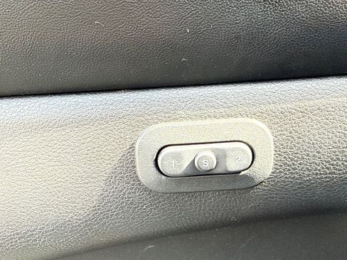 Used 2021 Jeep Grand Cherokee Limited w/ Sun & Sound Group image 23