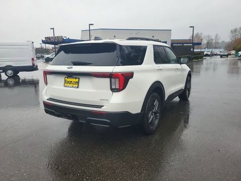 New 2026 Ford Explorer ST-Line w/ ST-Line Street Pack image 8