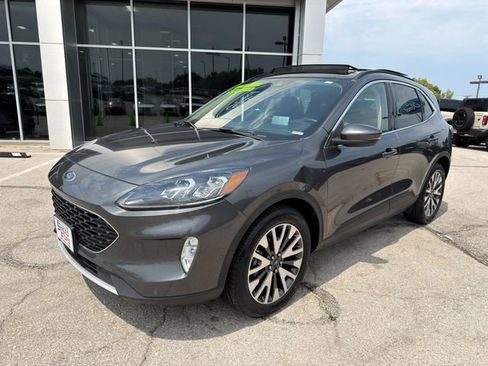Used 2020 Ford Escape Titanium AWD/4WD image 3