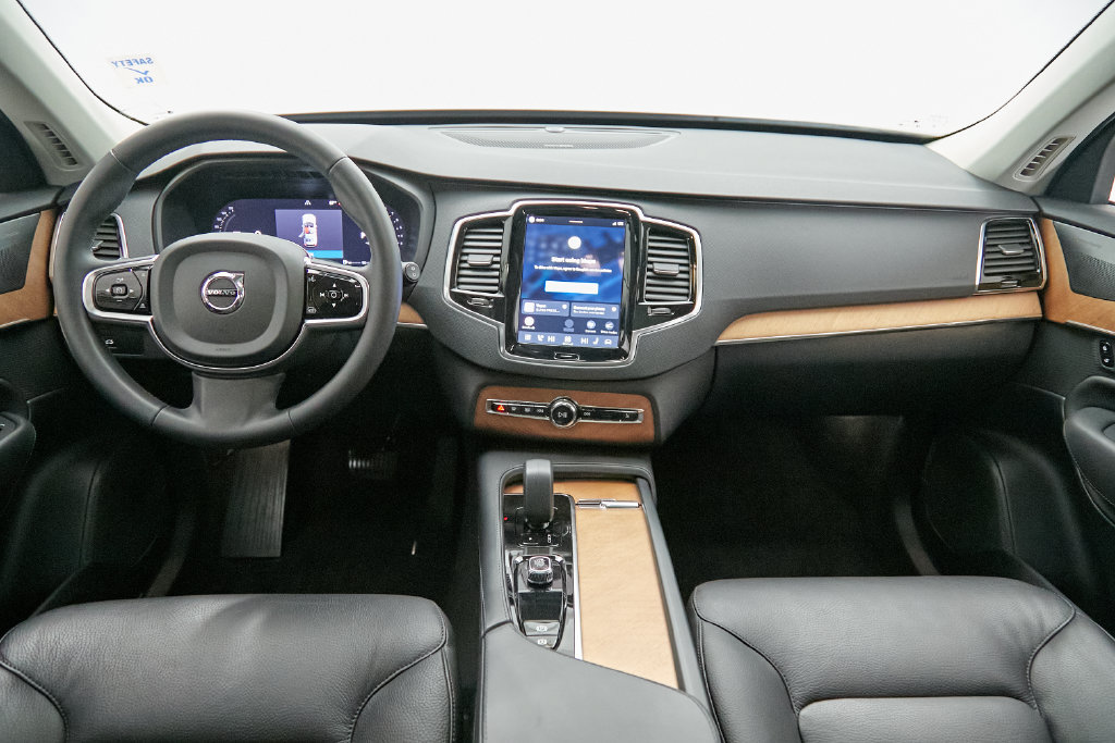 Certified 2024 Volvo XC90 B6 Plus w/ Protection Package Premier AWD/4WD image 26