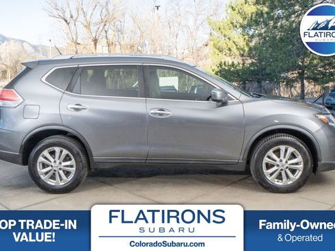 Used 2016 Nissan Rogue SV image 1