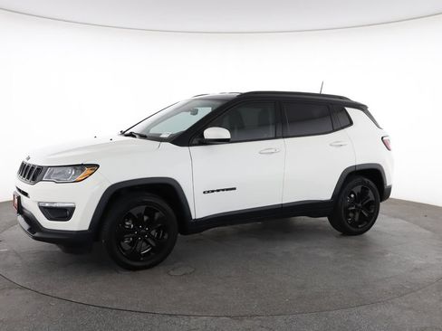 Used 2019 Jeep Compass Latitude FWD image 6