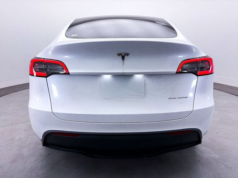Used 2023 Tesla Model Y Long Range AWD/4WD image 14