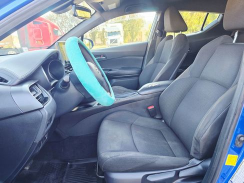 Used 2019 Toyota C-HR LE image 11