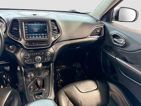 Used 2020 Jeep Cherokee Trailhawk w/ Comfort/Convenience Group image 25