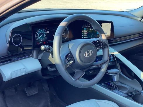 Used 2026 Hyundai Elantra Limited FWD image 5