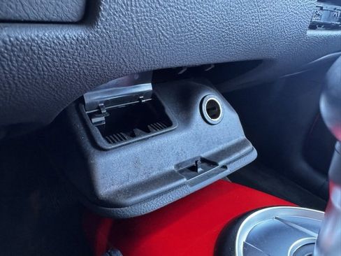 Used 2004 Chevrolet SSR w/ Preferred Equipment Group image 13