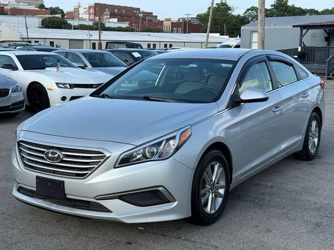 Used 2017 Hyundai Sonata SE FWD image 6