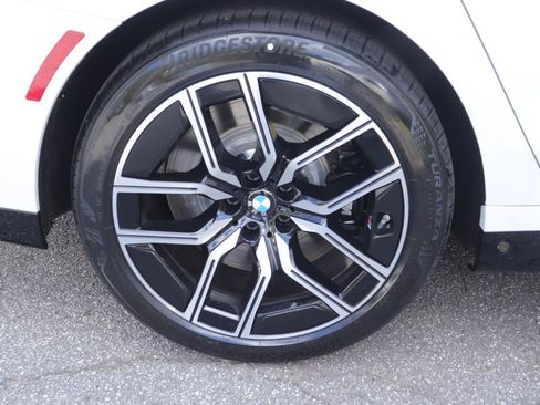 Used 2026 BMW 760i xDrive w/ Executive Package AWD/4WD image 40