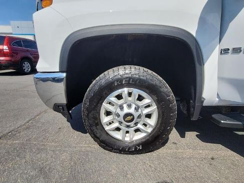 Used 2025 Chevrolet Silverado 2500 LT w/ Convenience Package AWD/4WD image 34