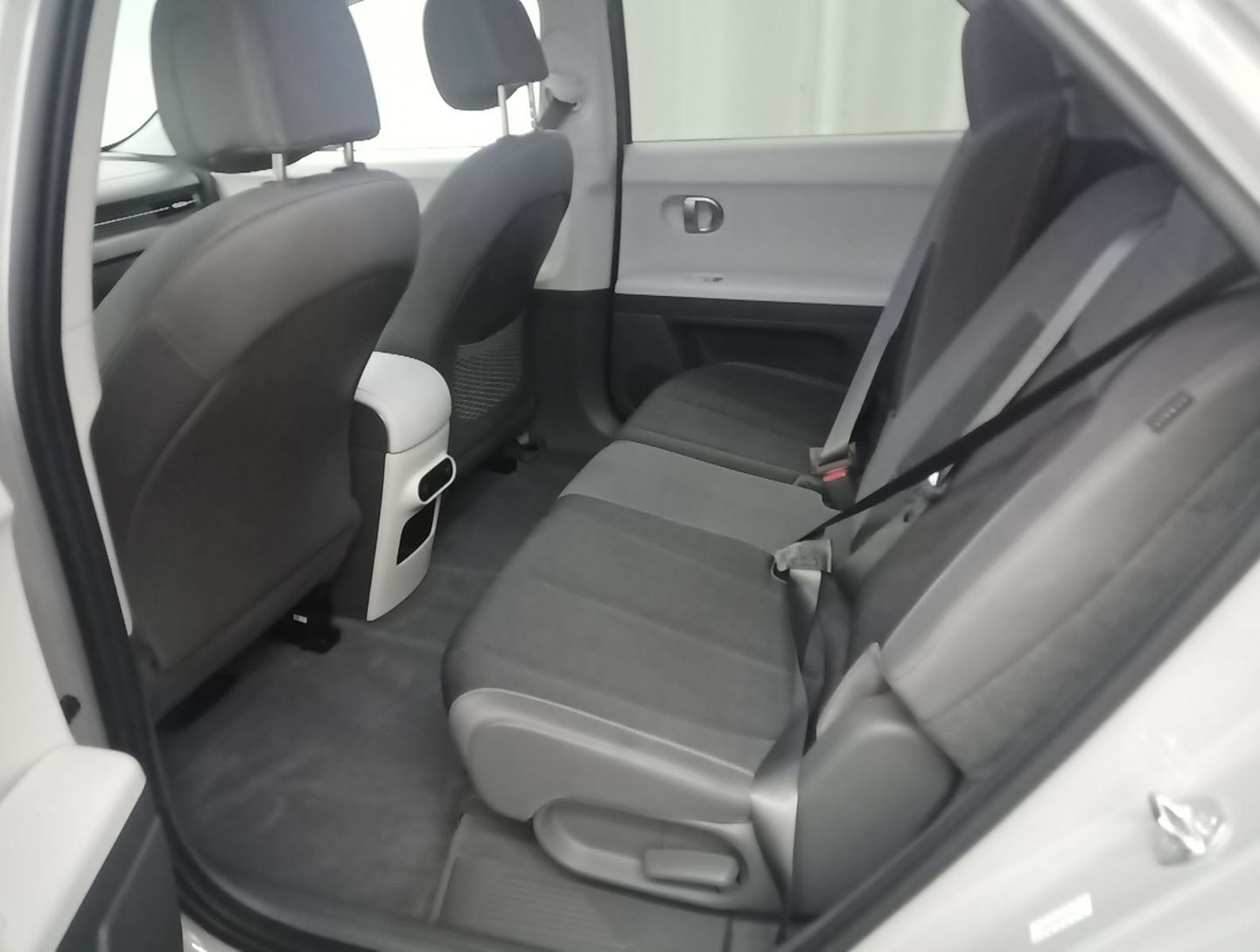 Used 2024 Hyundai Ioniq 5 SEL RWD image 10