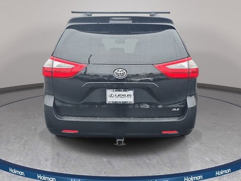Used 2016 Toyota Sienna XLE image 6