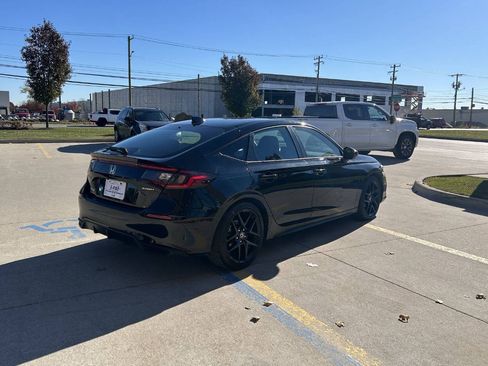 Used 2023 Honda Civic Sport image 6