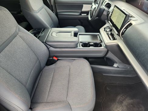 Certified 2025 Ford Expedition Active AWD/4WD image 16