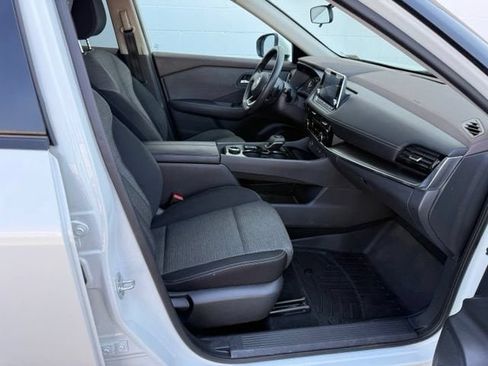 Used 2021 Nissan Rogue SV AWD/4WD image 16