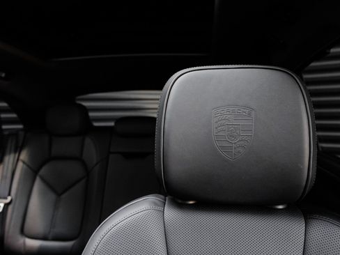 Certified 2026 Porsche Macan AWD/4WD image 15