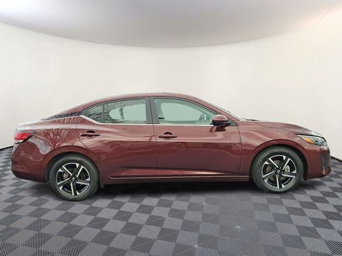 Used 2024 Nissan Sentra SV image 7