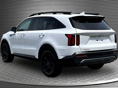 Used 2023 Kia Sorento S w/ Panoramic Sunroof Package AWD/4WD image 4