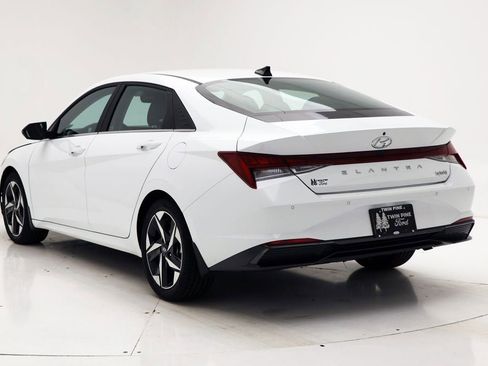 Used 2023 Hyundai Elantra Limited image 6