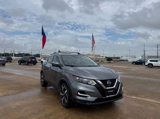 Used 2022 Nissan Rogue Sport SL FWD video 1