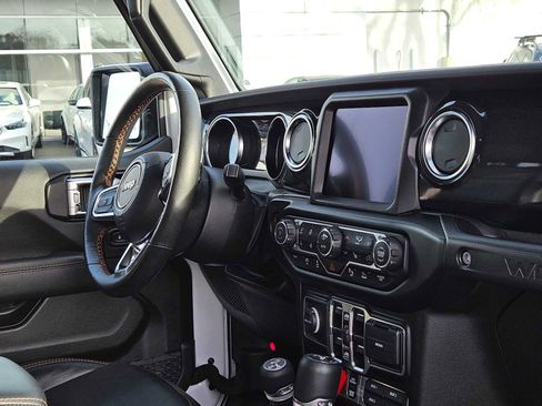 Used 2022 Jeep Wrangler Unlimited Rubicon w/ Xtreme Recon 35" Tire Package image 12