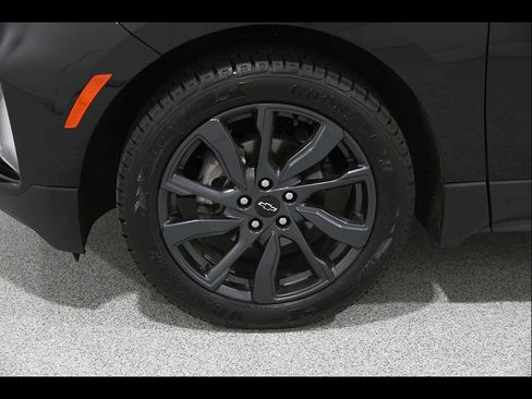 Certified 2023 Chevrolet Equinox RS FWD image 21