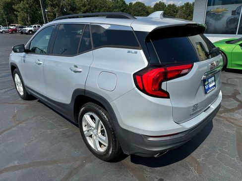 Used 2018 GMC Terrain SLE w/ Driver Convenience Package image 3