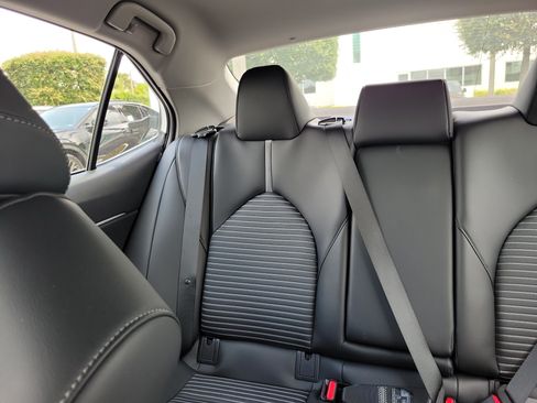 Used 2023 Toyota Camry SE FWD image 21