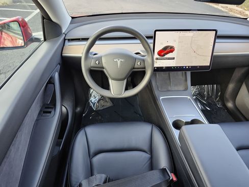 Used 2021 Tesla Model Y Long Range image 27