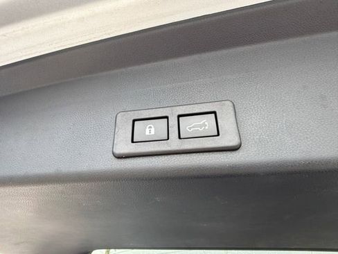 Used 2021 Subaru Ascent Limited w/ Technology Package AWD/4WD image 16