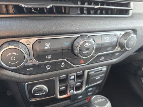 New 2025 Jeep Gladiator Sport image 34