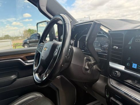 Used 2024 Chevrolet Silverado 2500 High Country w/ Technology Package AWD/4WD image 10