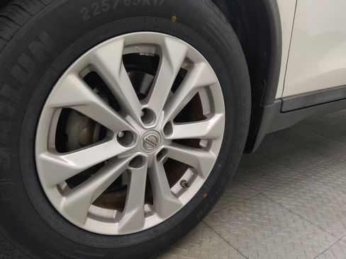 Used 2015 Nissan Rogue SV FWD image 31