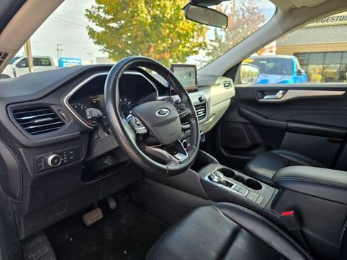 Used 2022 Ford Escape SEL image 11