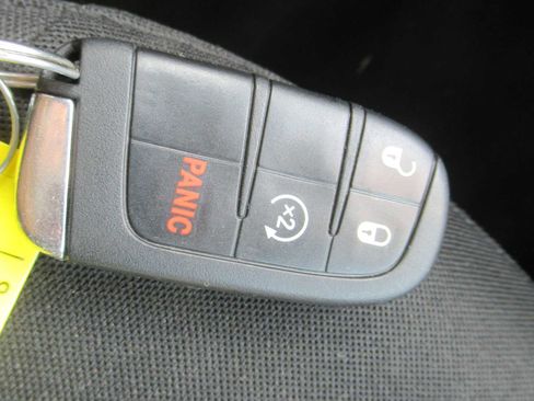 Used 2016 Jeep Renegade Latitude image 35